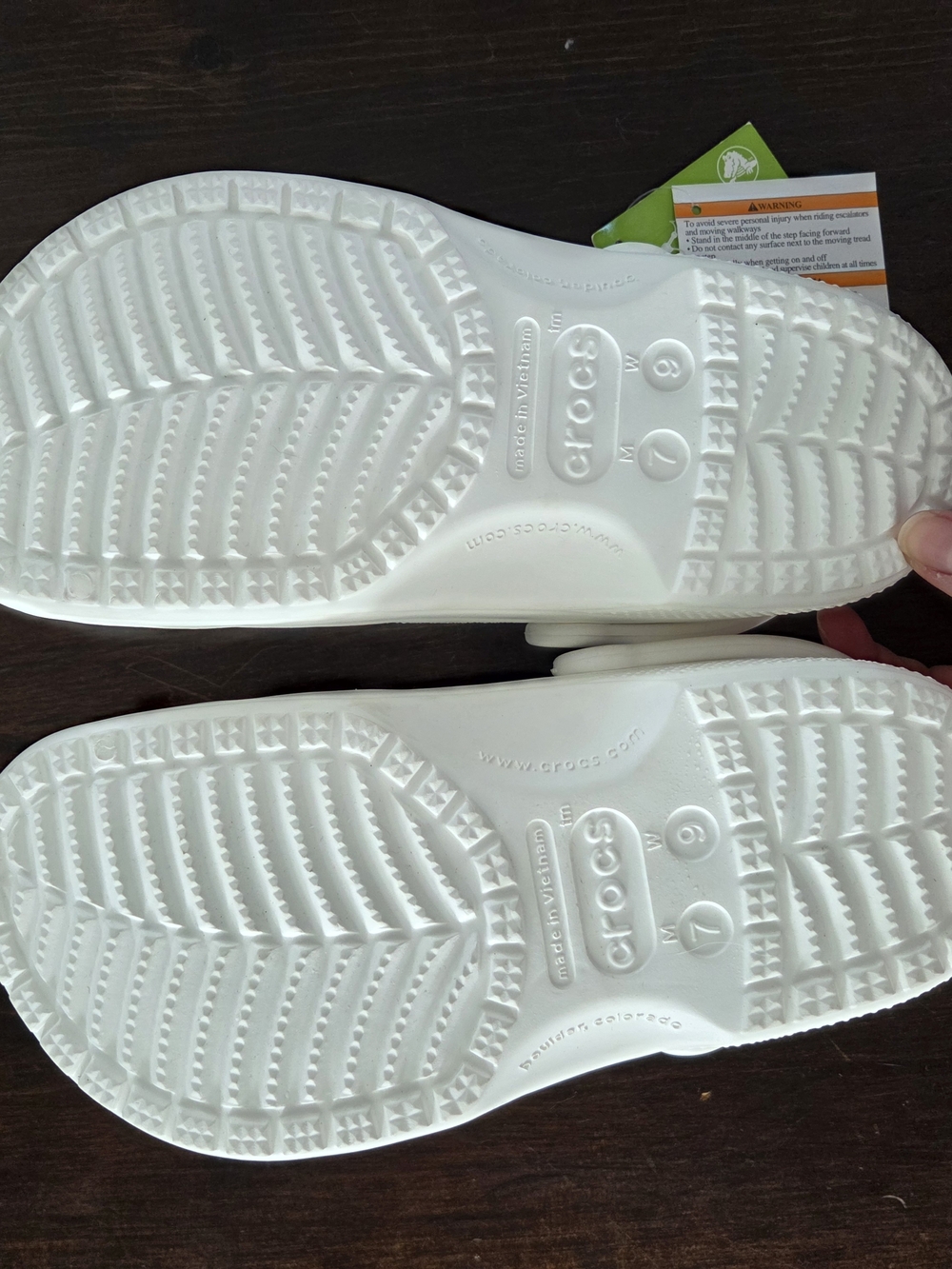 NWT Womens 7 Mens 9 CROCS White - Picture 5 of 11